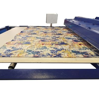 Automatische Schaumfolie-Laminat-Teppich-Produktionslinie mit Schneid- und Prägelfunktion