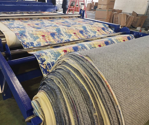 Automatische Schaumfolie-Laminat-Teppich-Produktionslinie mit Schneid- und Prägelfunktion