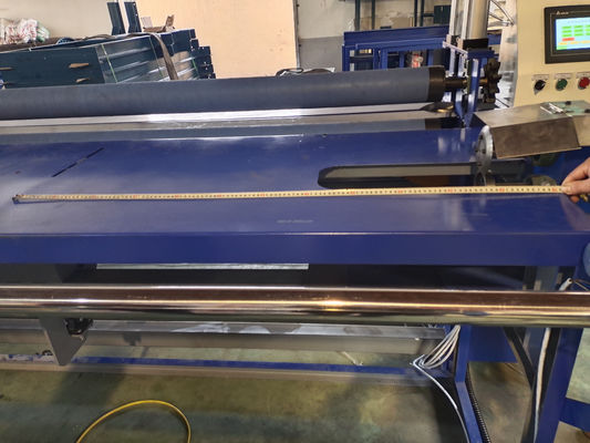 Automatische Schaumfolie-Laminat-Teppich-Produktionslinie mit Schneid- und Prägelfunktion