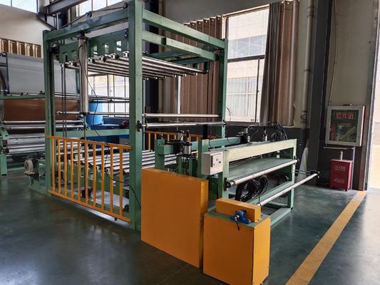 Wasserbasierte Klebstofflaminiermaschine für die Teppichproduktion in einer Produktionsstätte