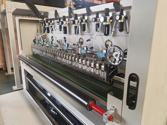 Mehrfachklebstoff- und Pulverbeschichtung Klimaanlage Filter Aktive Kohlenstoffstreuungs-Laminationsmaschine für Autos